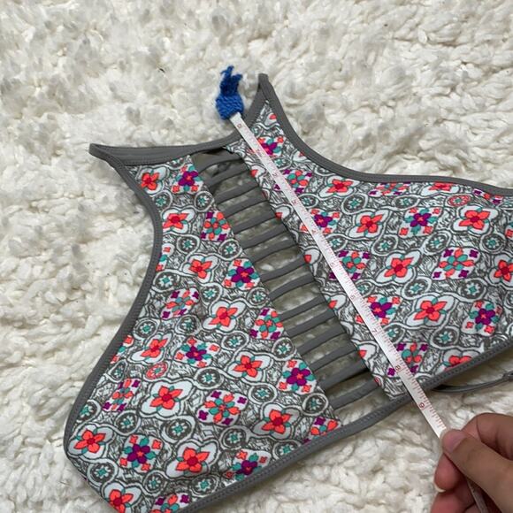 Altar’d State Swim Floral Boho Bohemian High Neck Bikini Top Pop Of Color BT21 - Picture 4 of 8